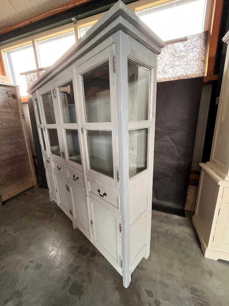 Buffetkast met karakteristieke uitstraling en facetruiten, Huis en Inrichting, Ophalen, Gebruikt, Met deur(en), Glas