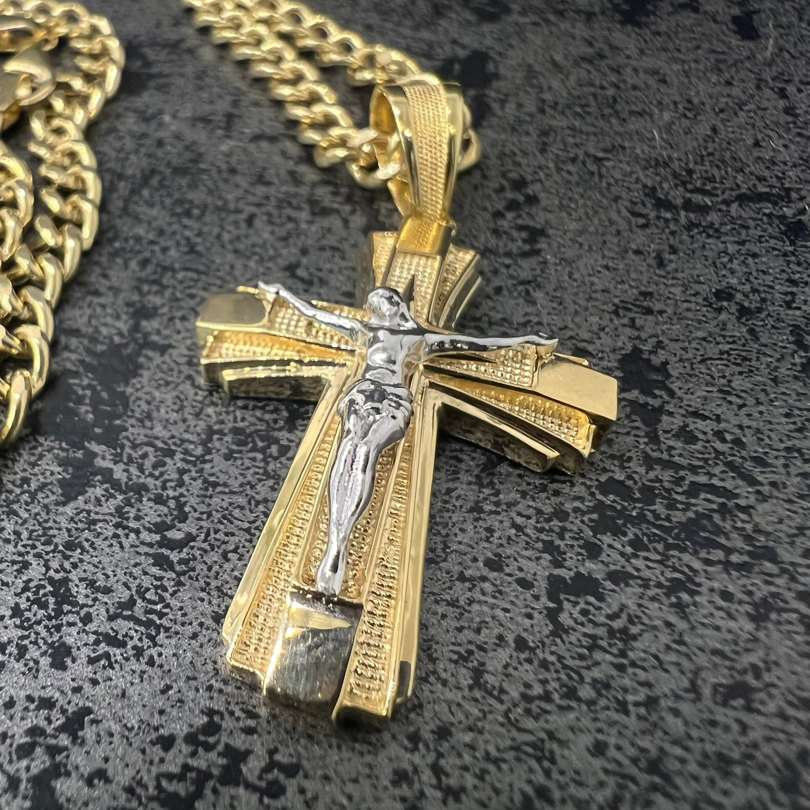 18 karaat gouden ketting met kruis hanger, Ophalen of Verzenden, Nieuw, Goud