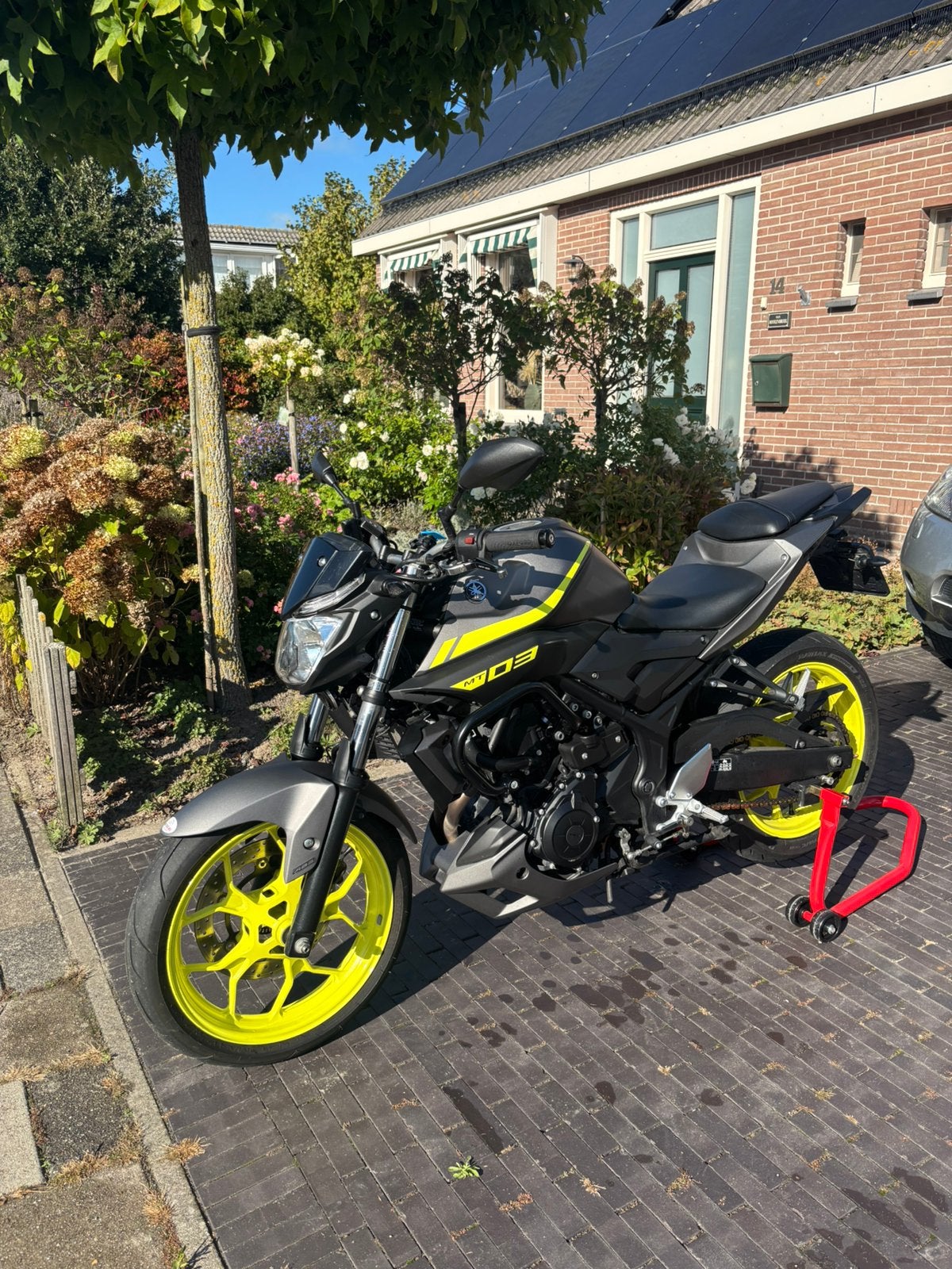 Yamaha MT-03 A2 | 2017 | 2.2871km | LeoVince uitlaat, Motoren, 2 cilinders, Occasion, Particulier, Minimaal motorrijbewijs A2