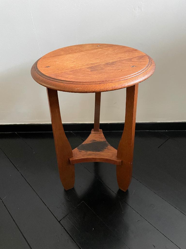 Art Deco, round, small, oak side table. Amsterdamse, Ophalen