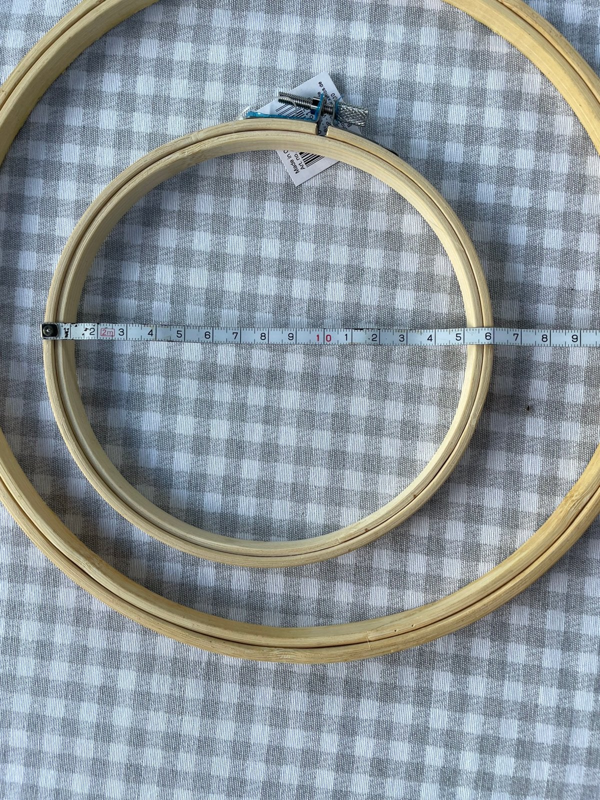 2 borduurringen 16 en 26 cm, Ophalen of Verzenden, Zo goed als nieuw, Handborduren, Onderdeel of Toebehoren