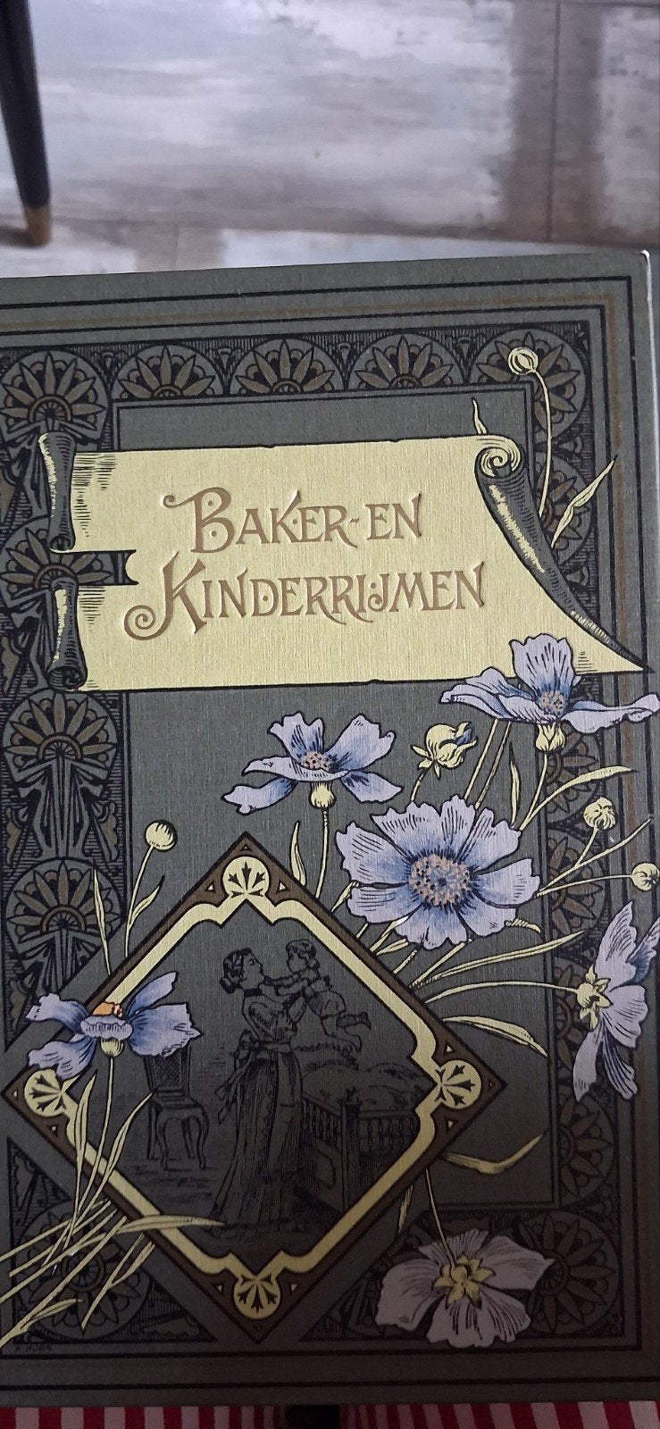 Baker en kinderrijmpjes., Boeken, Ophalen of Verzenden, Gelezen