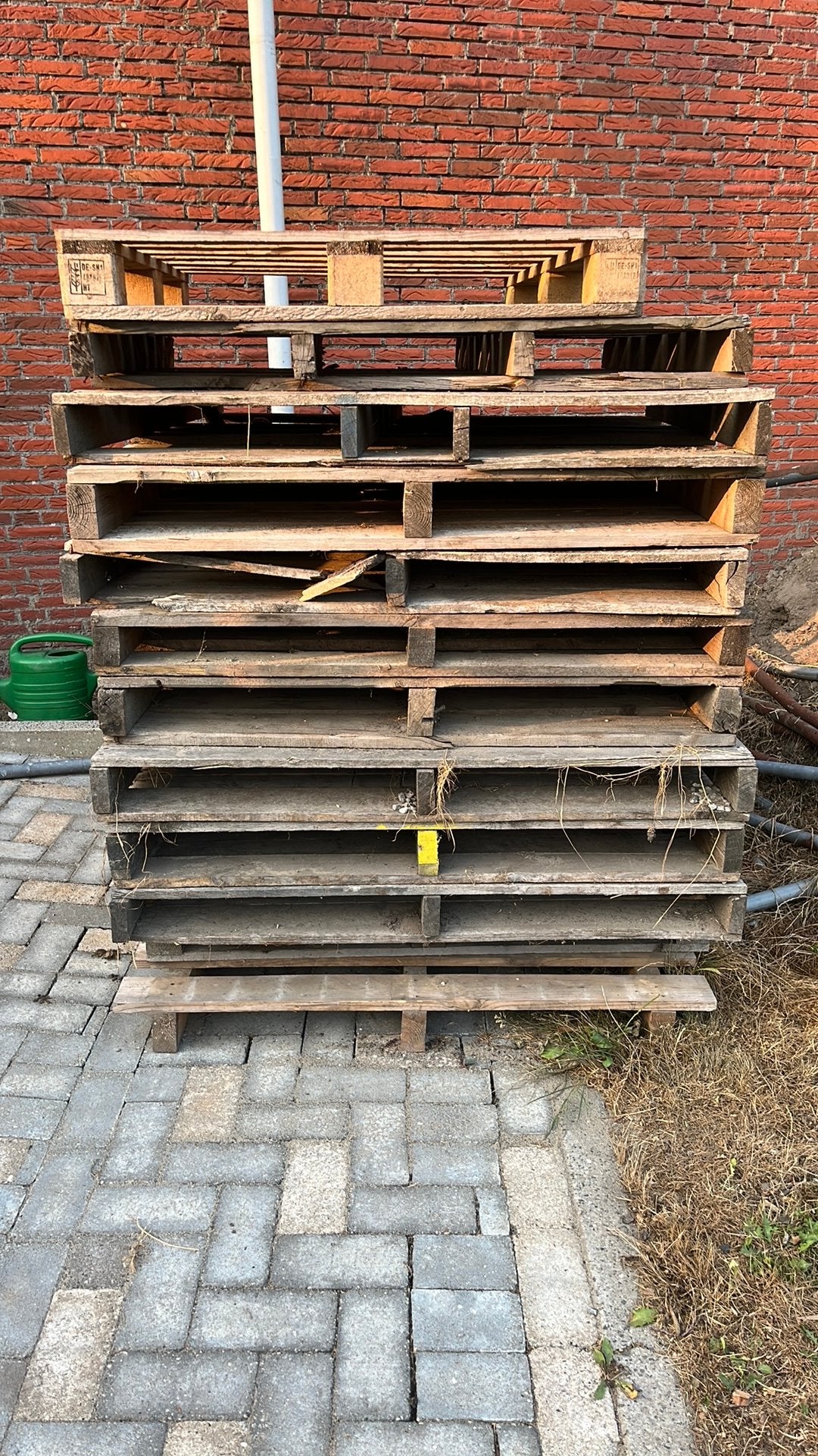 Gratis op te halen. Pallets, Doe-het-zelf en Verbouw, Hout en Planken, Gebruikt, Ophalen of Verzenden, Pallet, Minder dan 200 cm