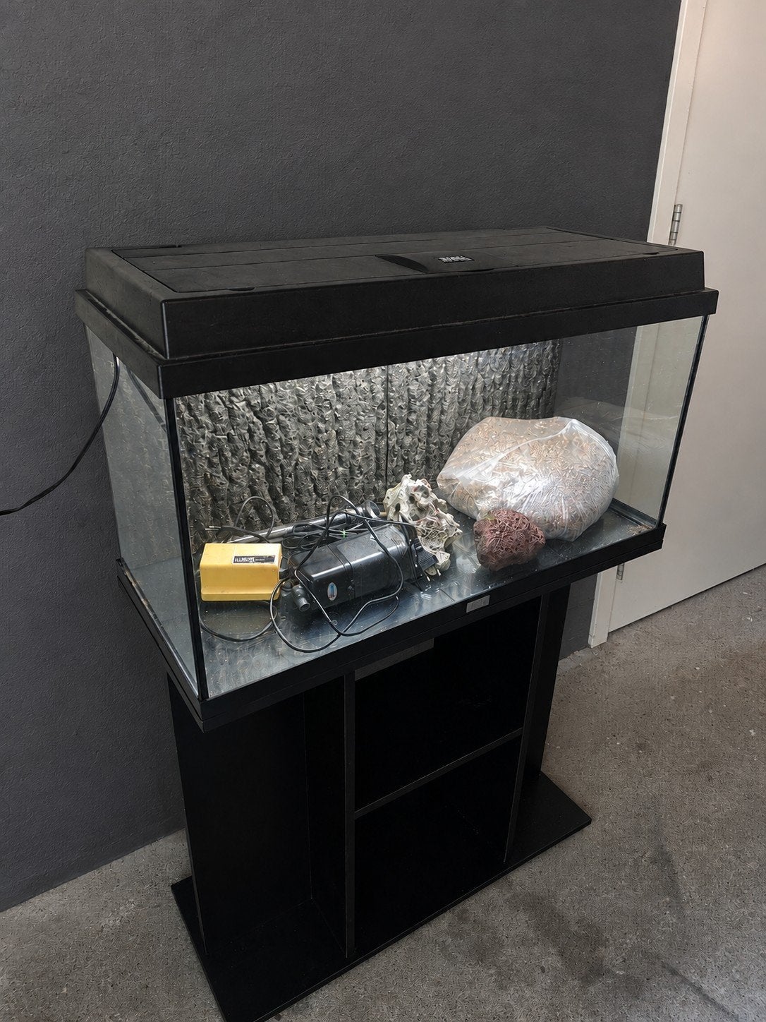Juwel aquarium met onderkast, Dieren en Toebehoren, Ophalen, Inclusief deksel, Zo goed als nieuw, Leeg aquarium
