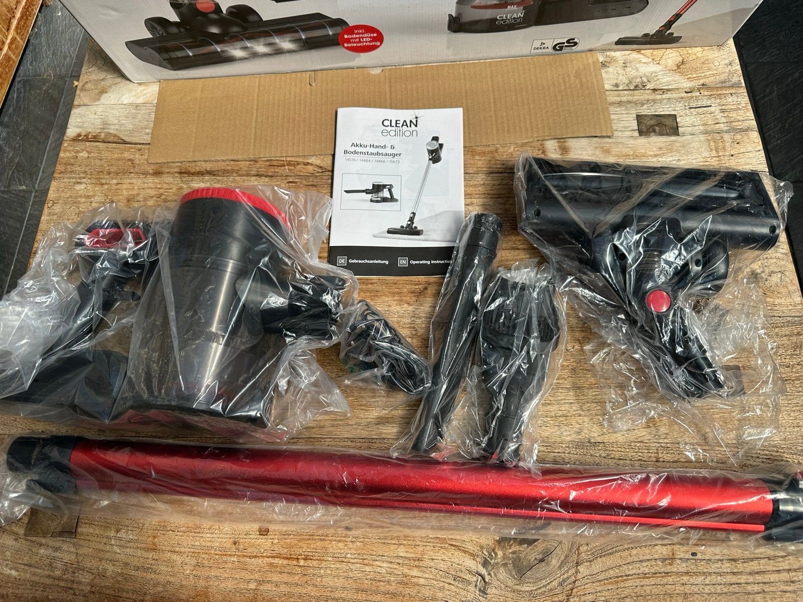 CLEAN Edition Draadloze Cycloon SteelStofzuiger 22,2V Rood, Overige merken, Ophalen of Verzenden, Reservoir, Steelstofzuiger