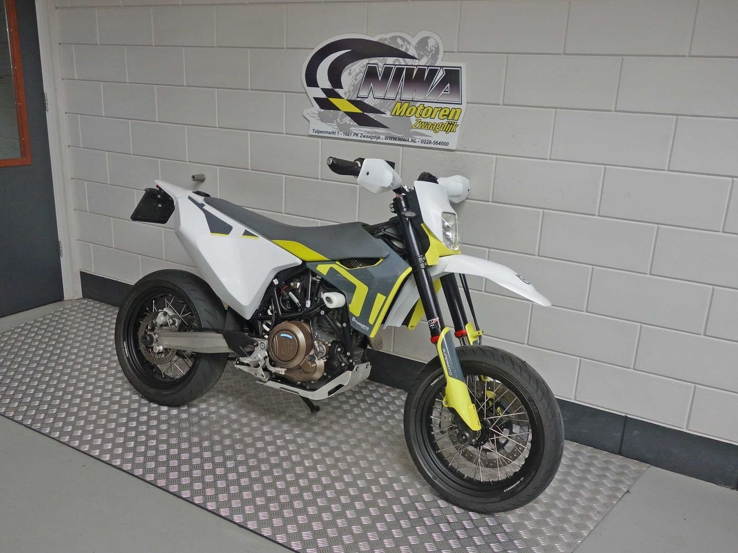 HUSQVARNA 701 SUPERMOTO, Motoren, Motoren | Husqvarna, 693 cc, Motorrijbewijs A, Bedrijf, Onbekend