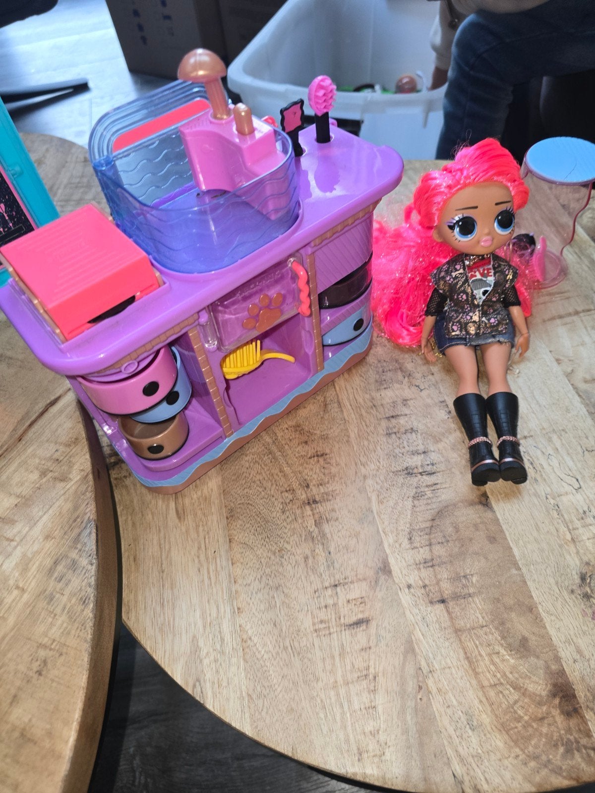 L.O.L. Surprise! Poppenhuis met inrichting en pop, Ophalen, Gebruikt, Poppenhuis