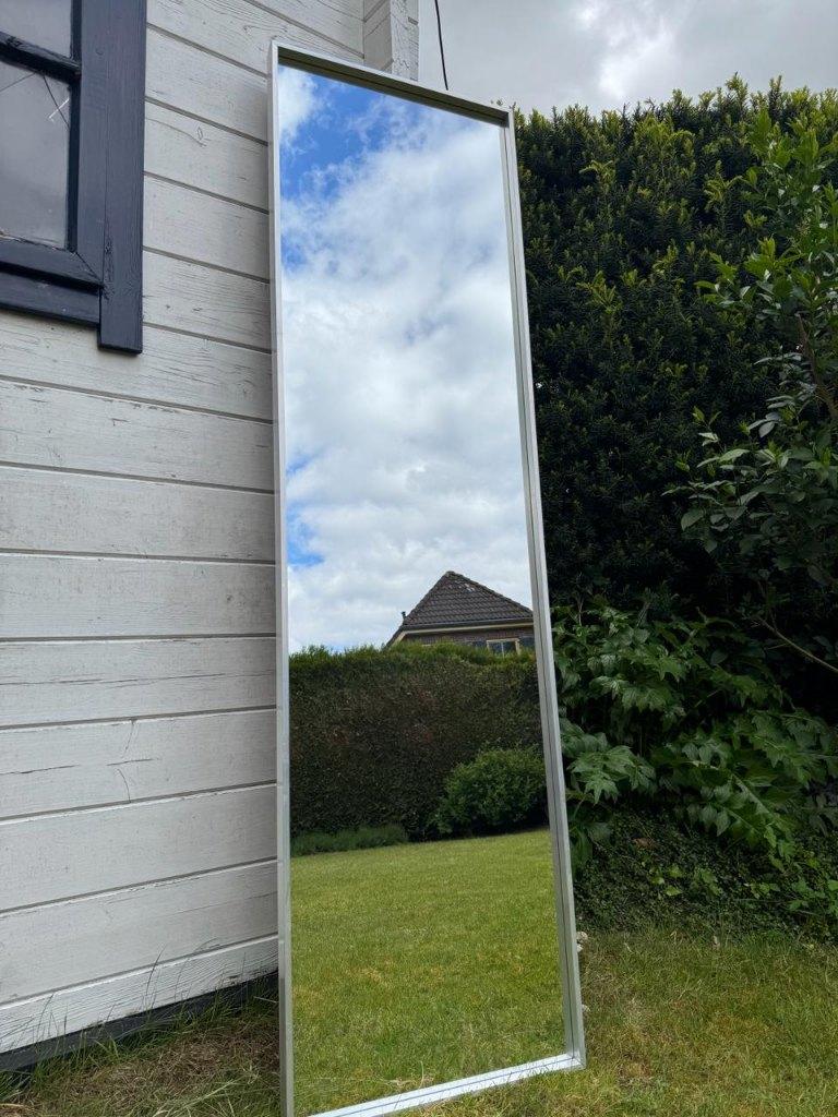 Grote spiegel / passpiegel te koop, Huis en Inrichting, Woonaccessoires | Spiegels, Ophalen, Zo goed als nieuw, 150 tot 200 cm