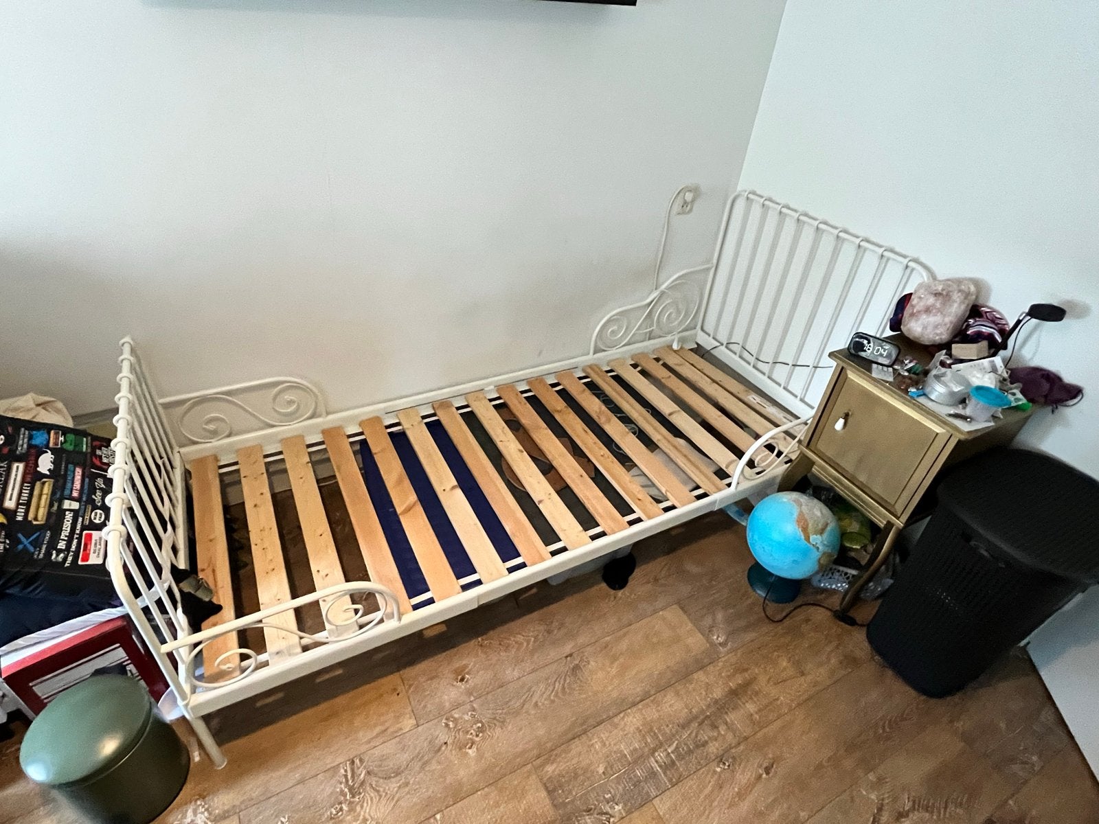 Uitschuifbaar metalen bed 120-200cm, goede staat, Ophalen, Verstelbaar, Eenpersoons, Wit