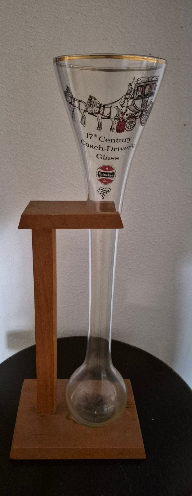 Heineken Koetsiersglas - 17e Eeuwse Stijl met Houten Houder, Antiek en Kunst, Antiek | Glas en Kristal, Ophalen