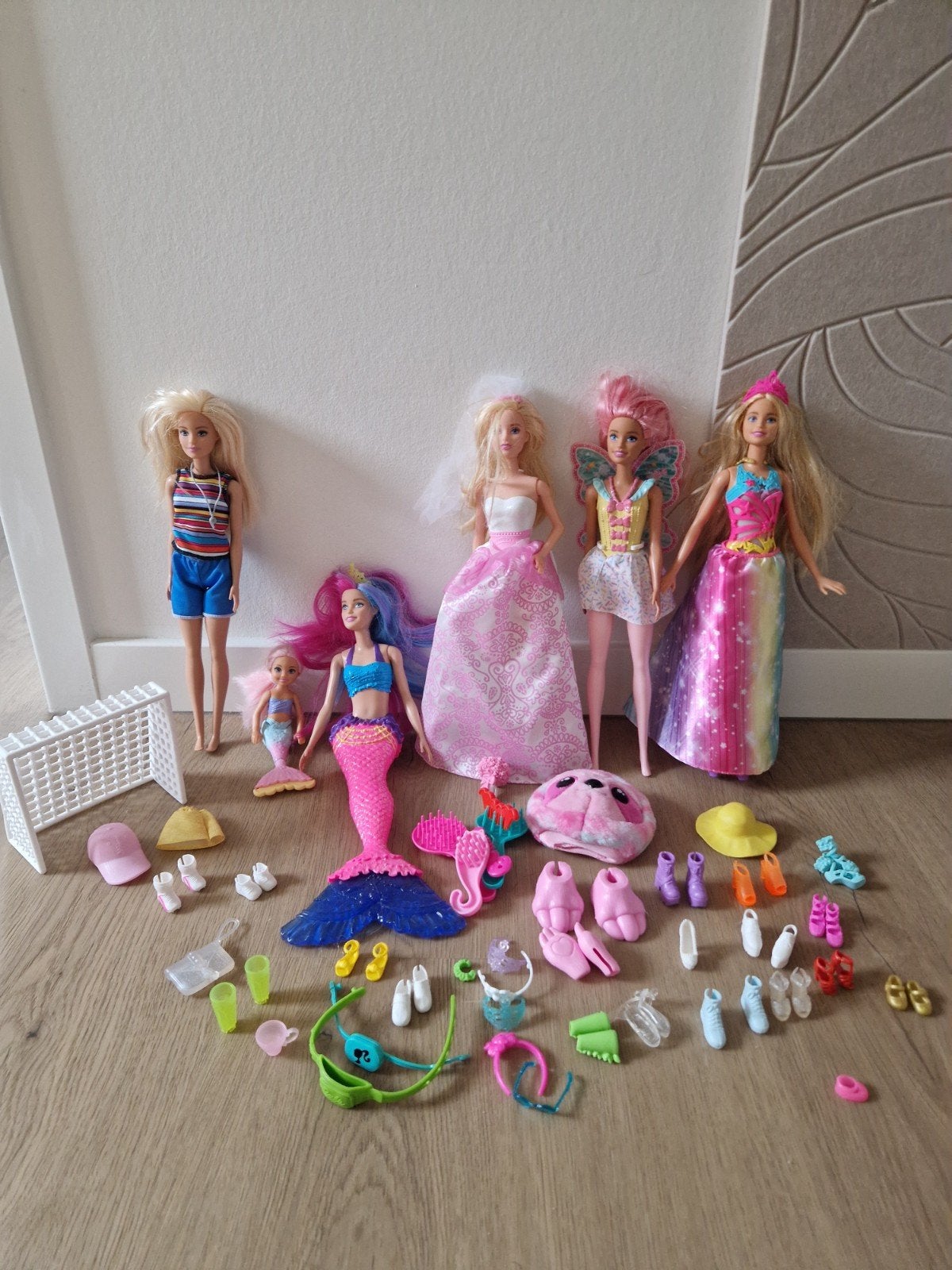 Set van 5 Barbie en Chelsea poppen met accessoires, Ophalen of Verzenden, Gebruikt, Barbie