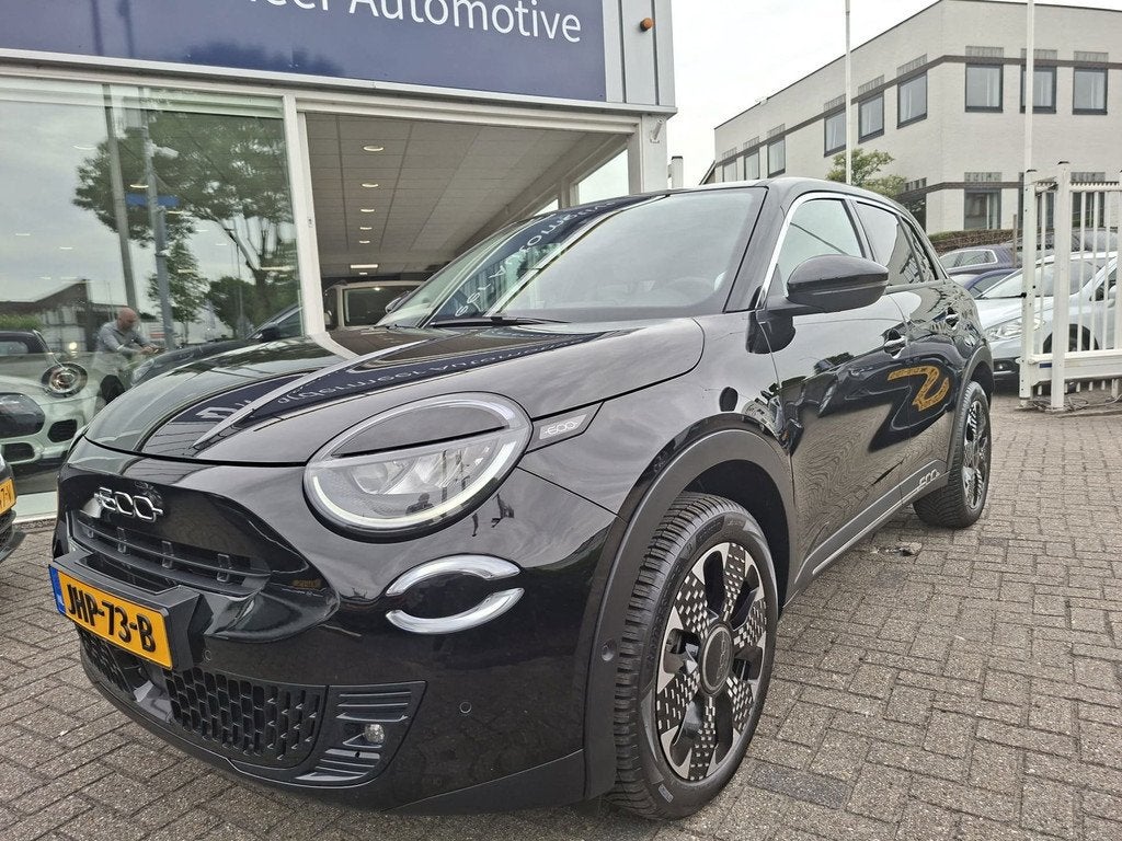 Fiat 600 1.2 Hybrid La Prima / automaat / camera / navi /lee, Auto's, Fiat, 101 pk, Gebruikt, Euro 6, 1199 cc