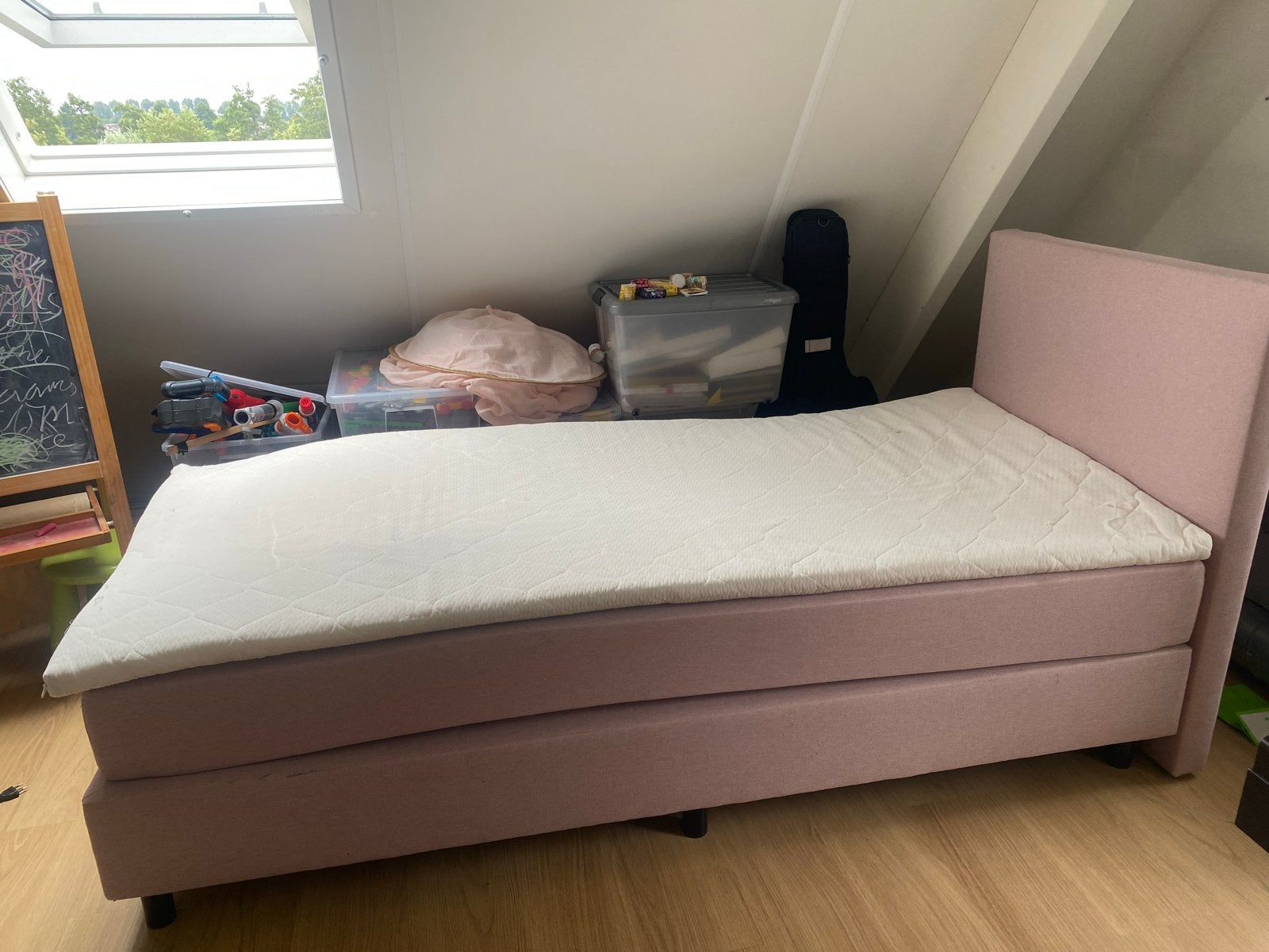 Roze eenpersoons boxspring met matras, Ophalen, Gebruikt, 90 cm, 200 cm