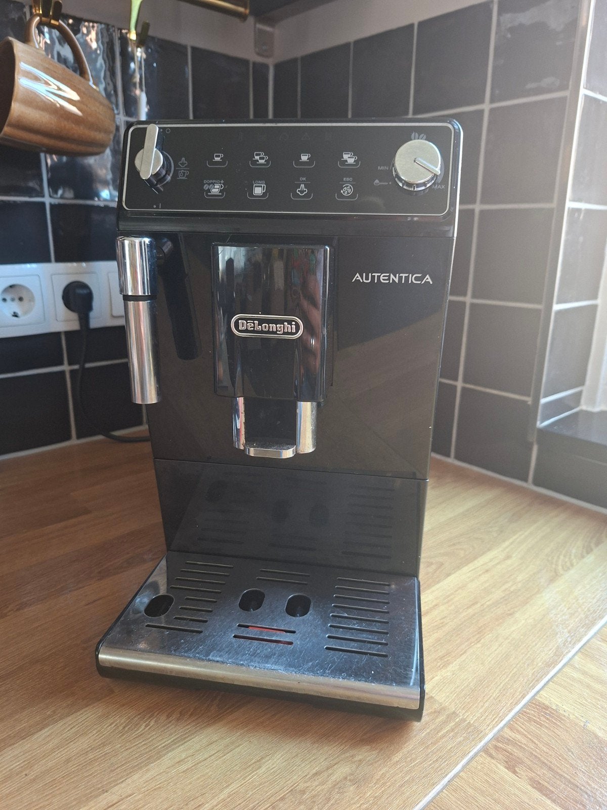 De'Longhi Autentica ETAM29.510.B Espressoapparaat Zwart, Ophalen, Espresso apparaat, 10 kopjes of meer, Koffiebonen