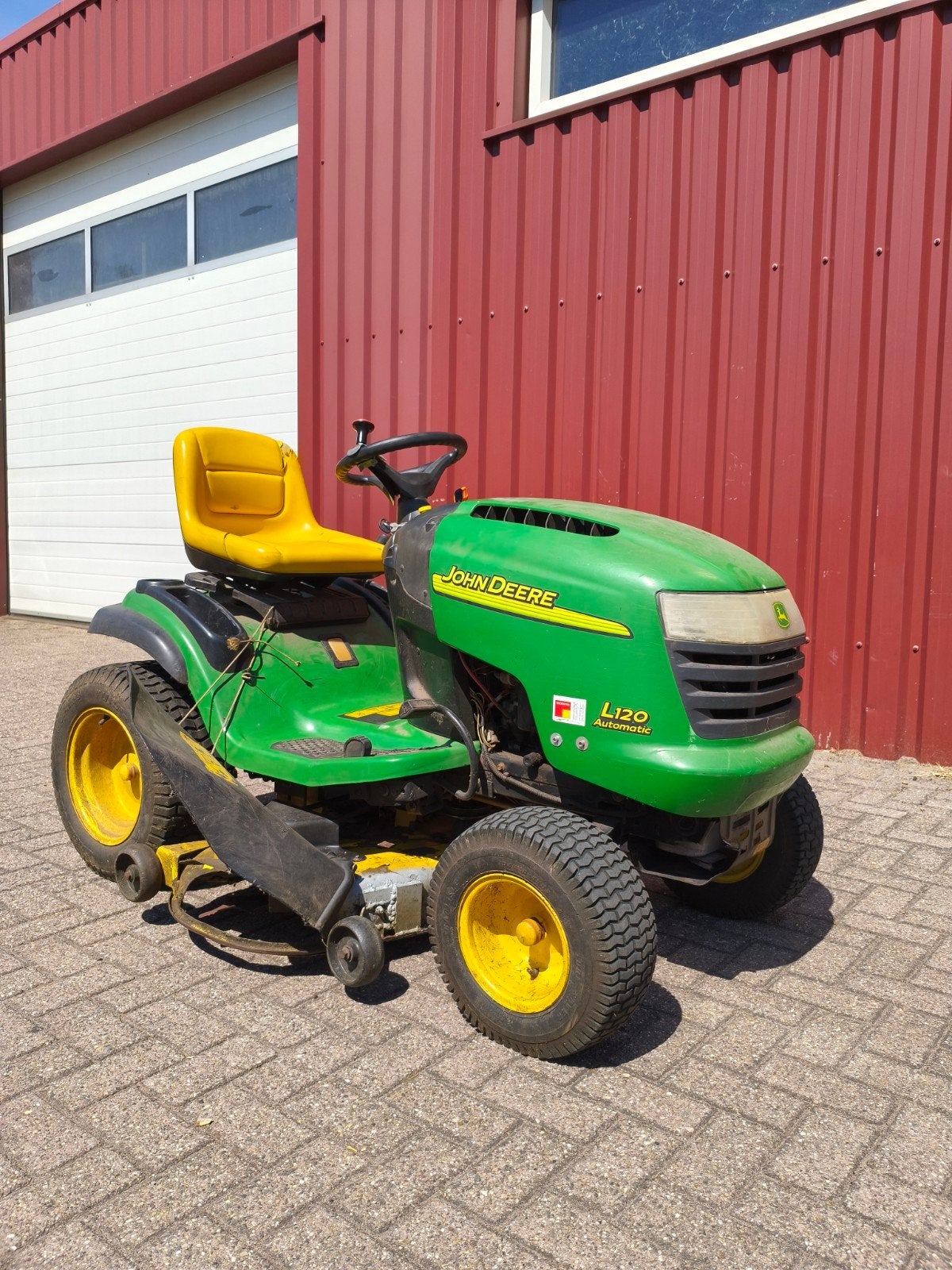 John Deere L120 Automatic Zitmaaier, Cirkelmaaier, Gebruikt, Benzine-grasmaaier, 50 cm of meer