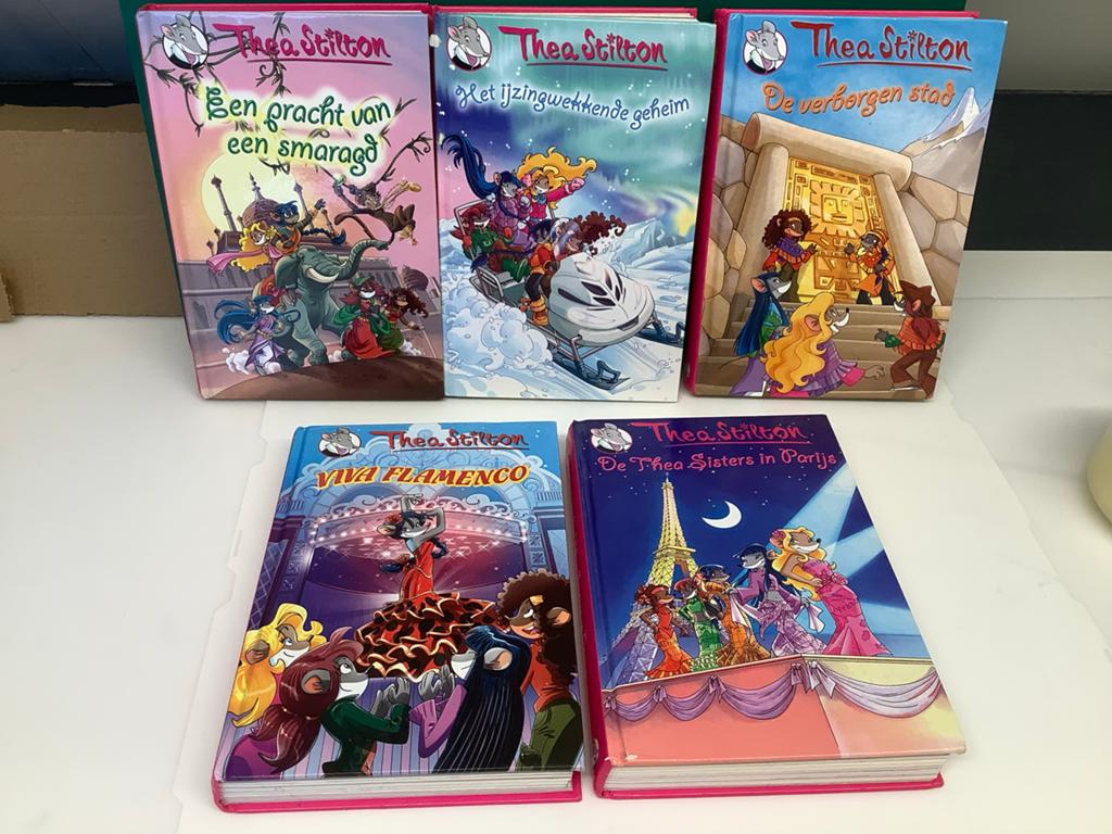 5 Hardcover Thea Stilton boeken., Ophalen of Verzenden, Gelezen, Fictie