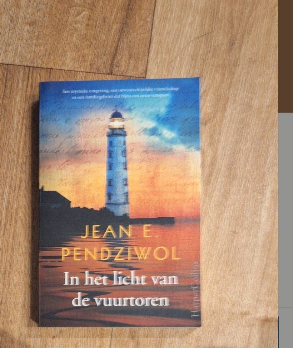 In het licht van de vuurtoren - Jean E. Pendziwol, Ophalen of Verzenden, Zo goed als nieuw, Jean E. Pendziwol