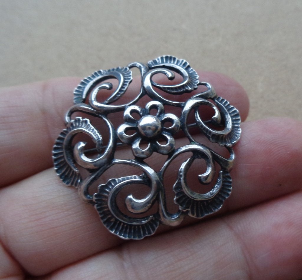 zilveren antieke ronde broche [356], Sieraden, Tassen en Uiterlijk, Antieke sieraden, Verzenden, Zilver, Broche