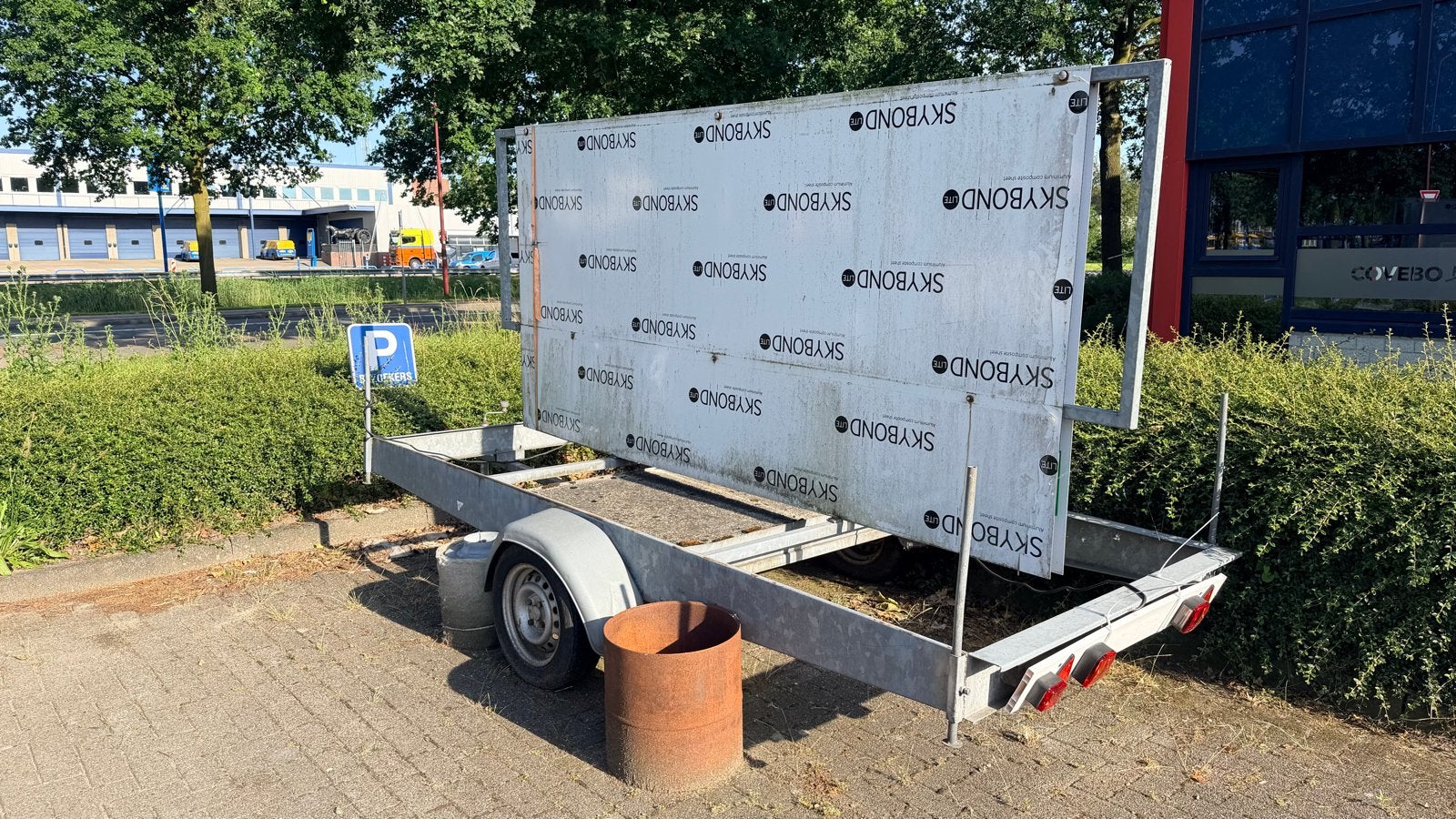 Aanhangwagen met reclamebord - Ideaal voor promotie, Ophalen, Gebruikt