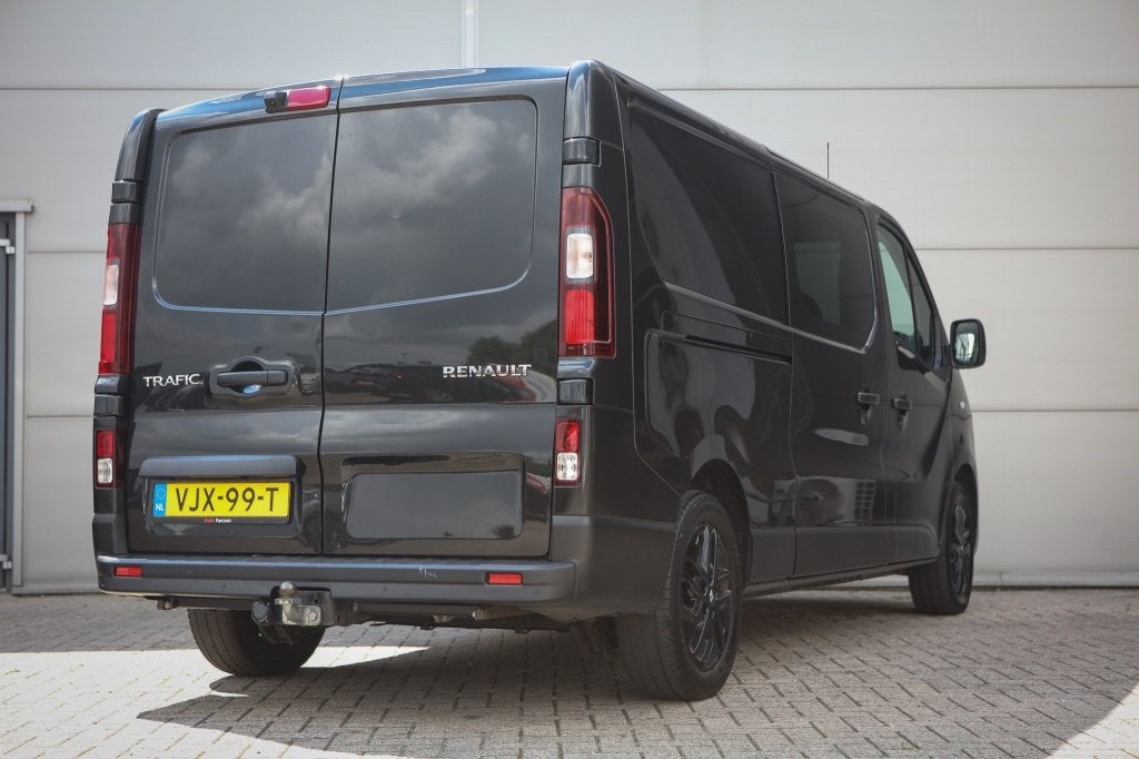 Renault Trafic 2.0 dCi T29 L2H1DCCo (bj 2021), Automaat, Gebruikt, Euro 6, Zwart