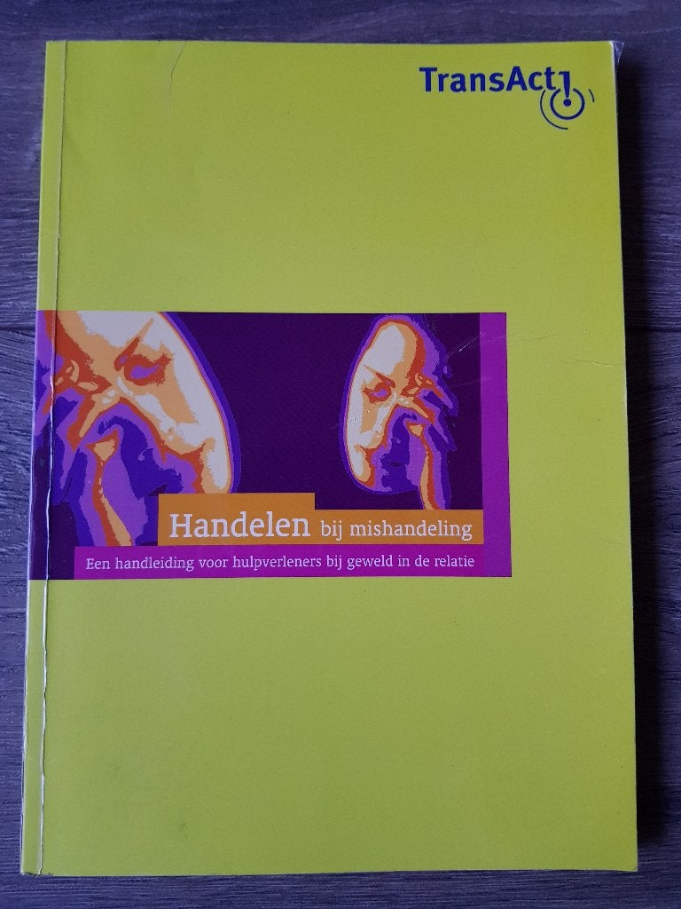 Boek : Handelen bij mishandeling -- Ineke van der Vlugt, Boeken, Ineke van der Vlugt, Zo goed als nieuw, Alpha, HBO
