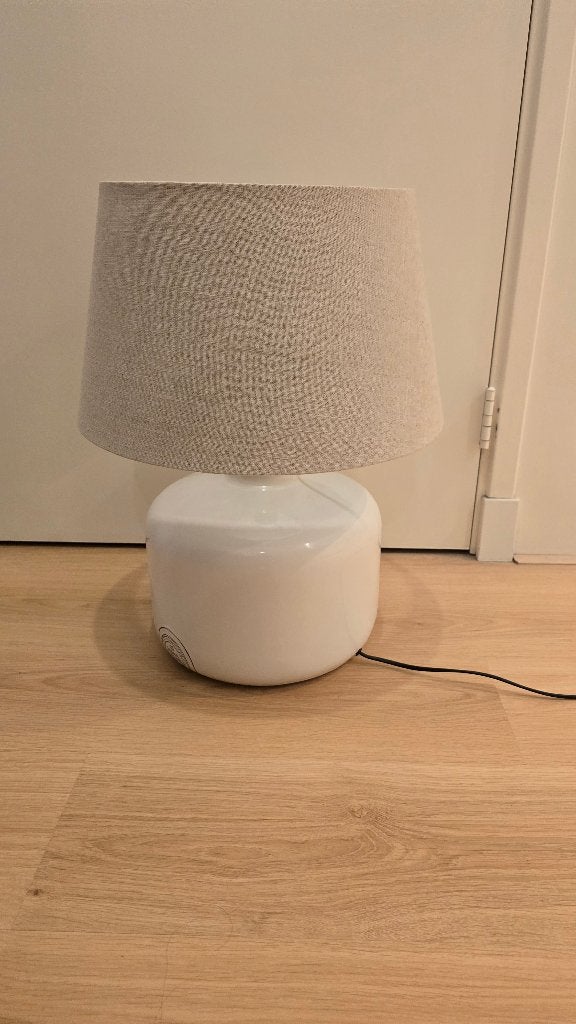 Riverdale lamp met witte voet en linnen kap, Ophalen, Overige materialen, 50 tot 75 cm, Landelijk