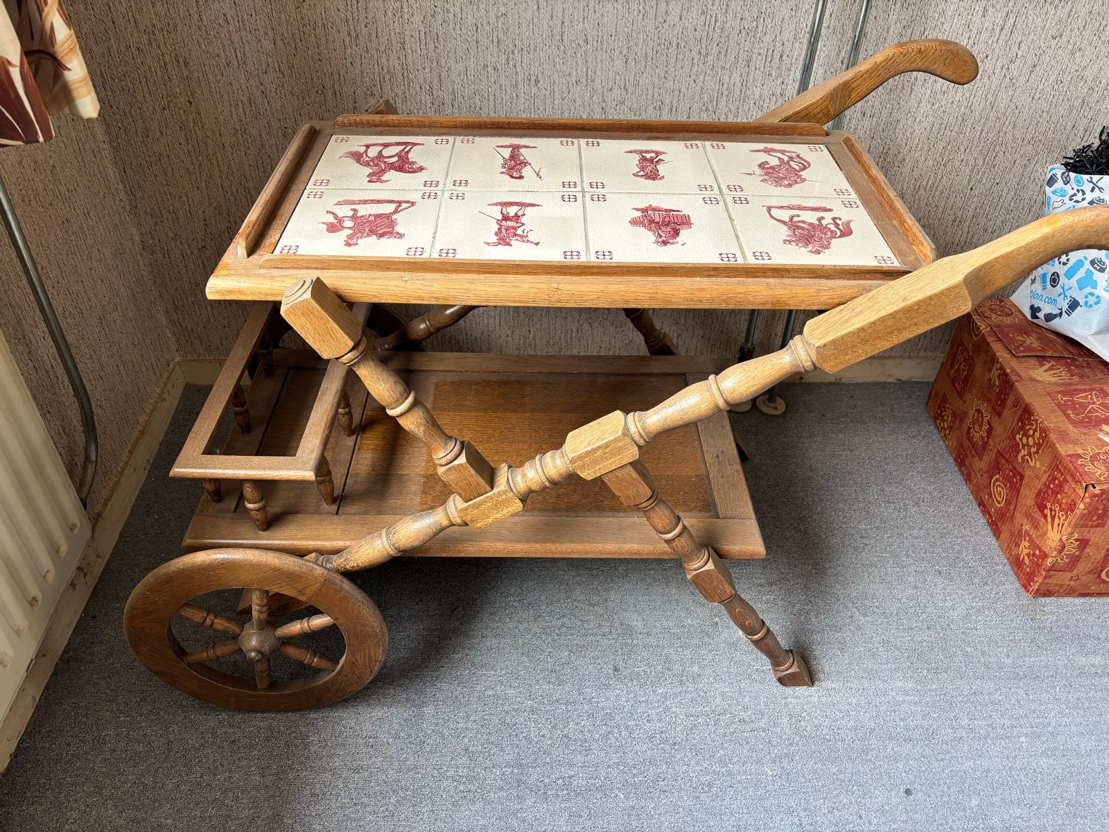 Vintage houten theewagen met tegeltjes, Ophalen