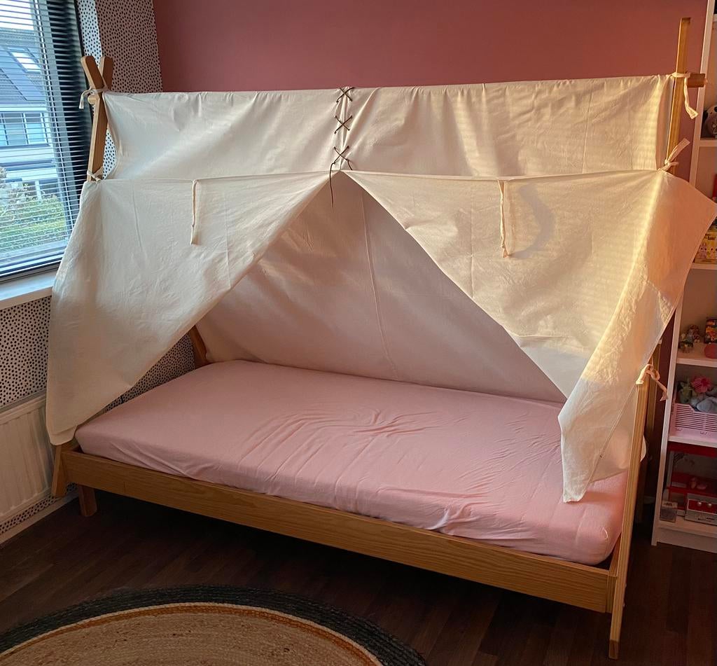 Kinderbed met tent / tipi, 85 tot 100 cm, Zo goed als nieuw, 180 cm of meer, Ophalen