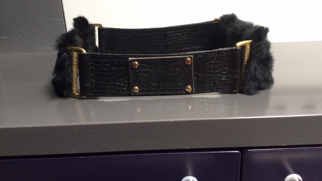 Chick on a Mission nieuwe lederen bonte riem maat L, Kleding | Dames, Ophalen of Verzenden, Nieuw, Zwart
