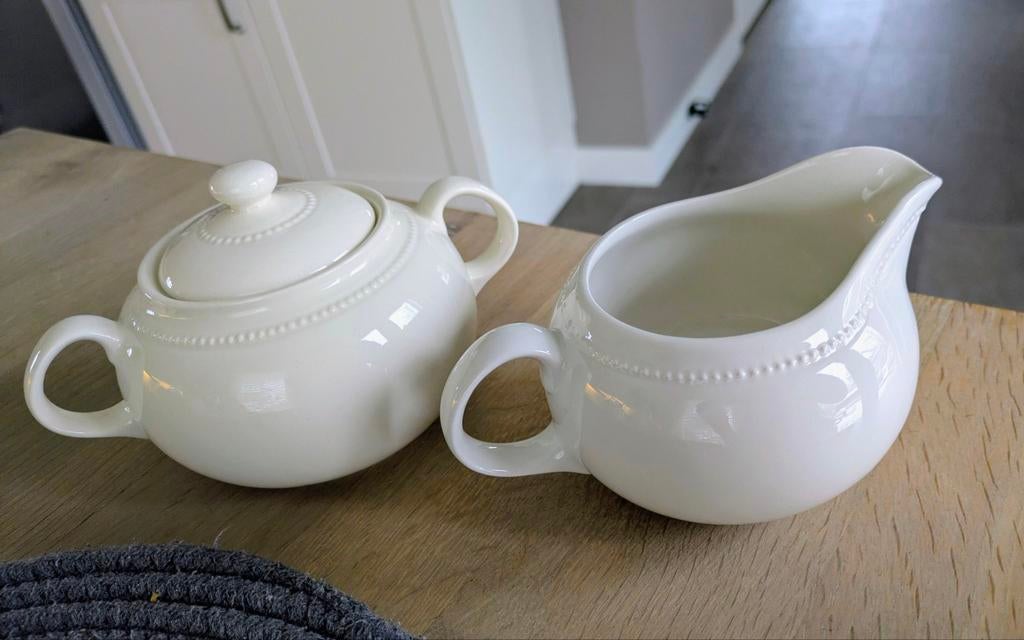 Suikerpot Melkkan Royal Stafford Pearl, Huis en Inrichting, Keuken | Servies, Overige typen, Ophalen of Verzenden, Zo goed als nieuw