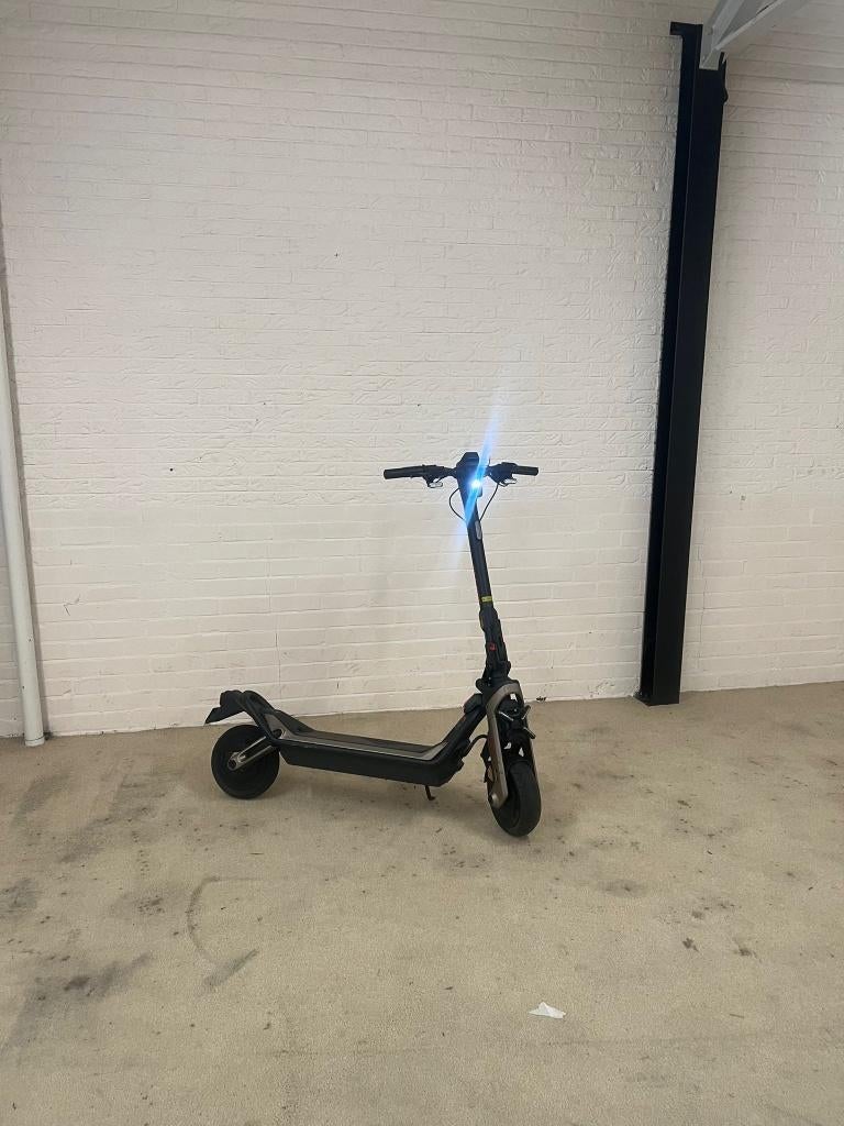 seg-way step, Ophalen, Zo goed als nieuw, Gewone step, Segway Ninebot
