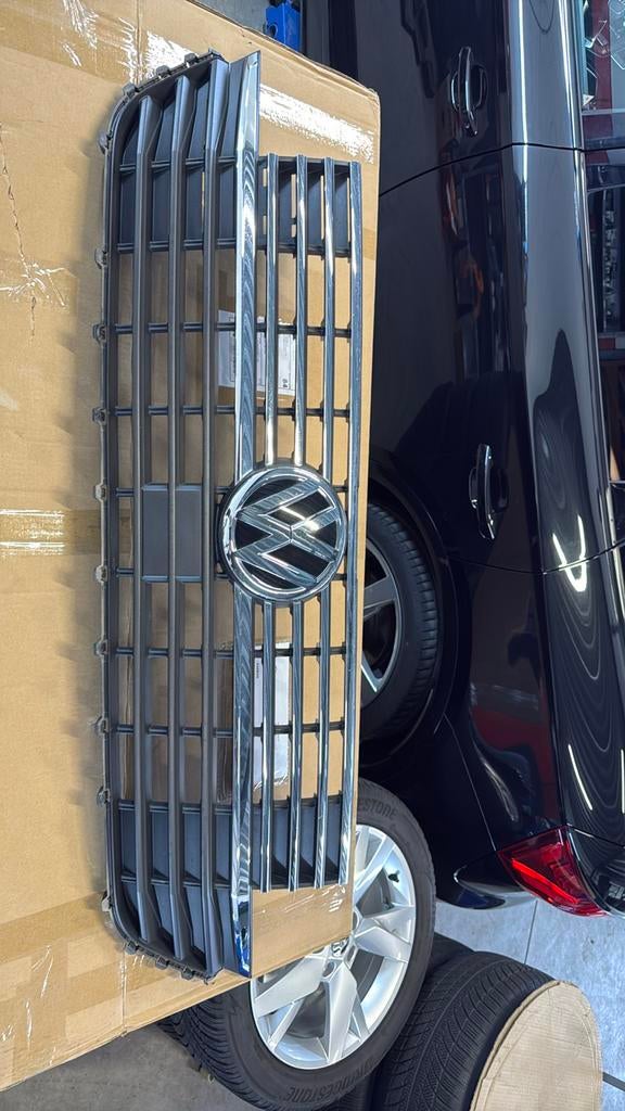 Originele Volkswagen Transporter T6.1 grill 2023, Ophalen, Gebruikt, Bumper, Volkswagen