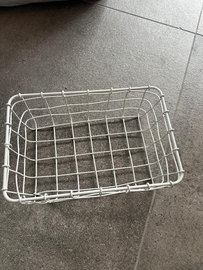 witte ijzeren opbergmand / decoratiemand H&m home, Overige materialen, Mand, Ophalen of Verzenden, Zo goed als nieuw