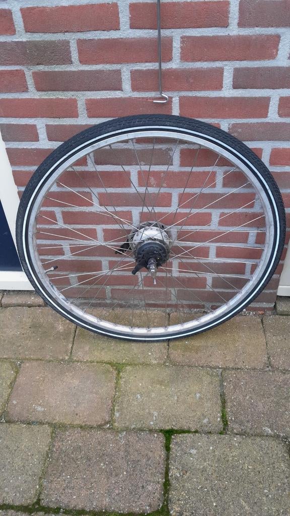 28 inch voorwielen ; diverse, Ophalen, Gebruikt, Wiel