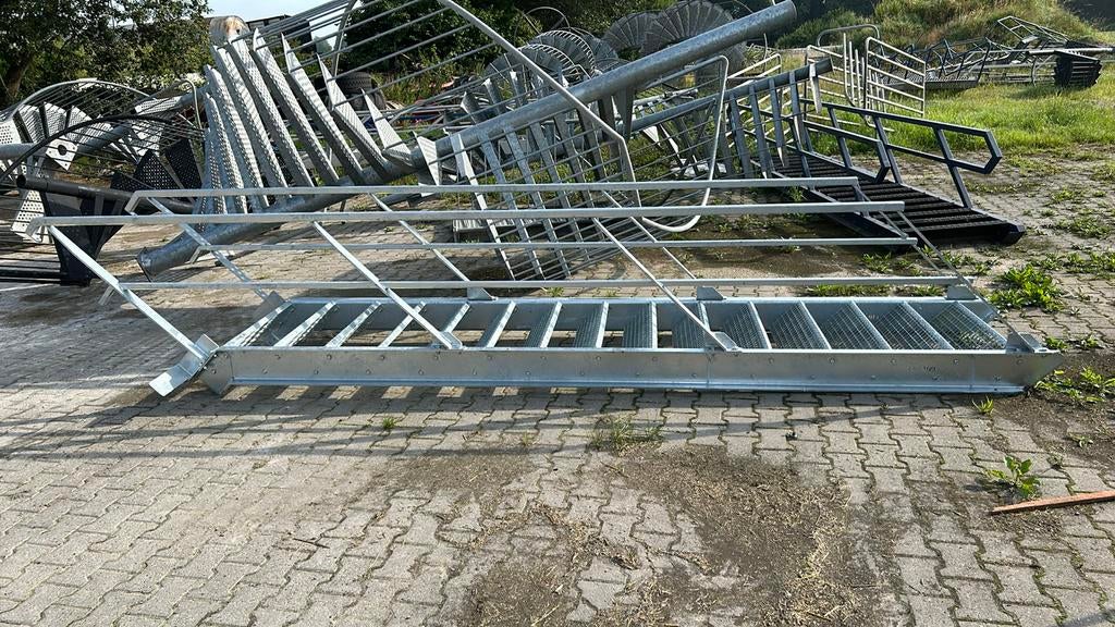 Gegalvaniseerd trappen trap bordestrap wenteltrap draaitrap, Ophalen of Verzenden, Zo goed als nieuw, 2 tot 4 meter