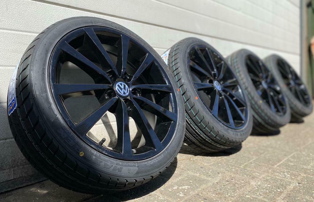 17 inch velgen 5x100 Volkswagen Polo Seat Ibiza Skoda Fabia, Ophalen, Hooghwerff banden & velgen, 215 mm, Jacob Lemairestraat 26