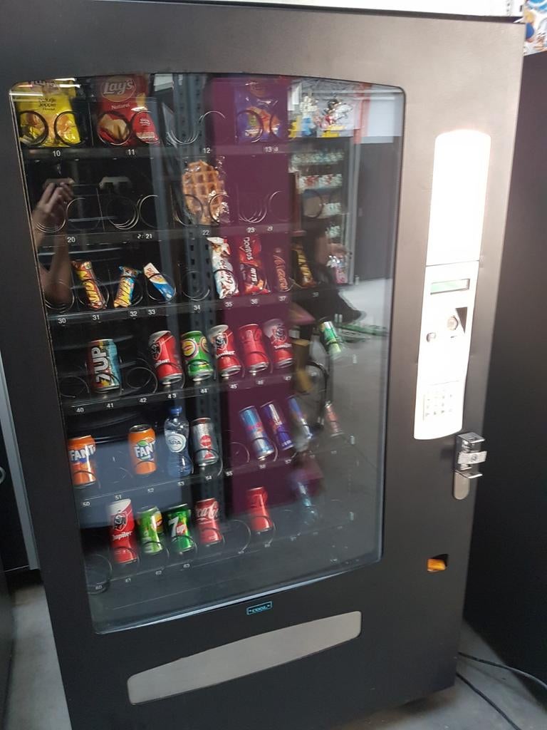 Combi automaat met voorraad ruimte gekoeld, Ophalen