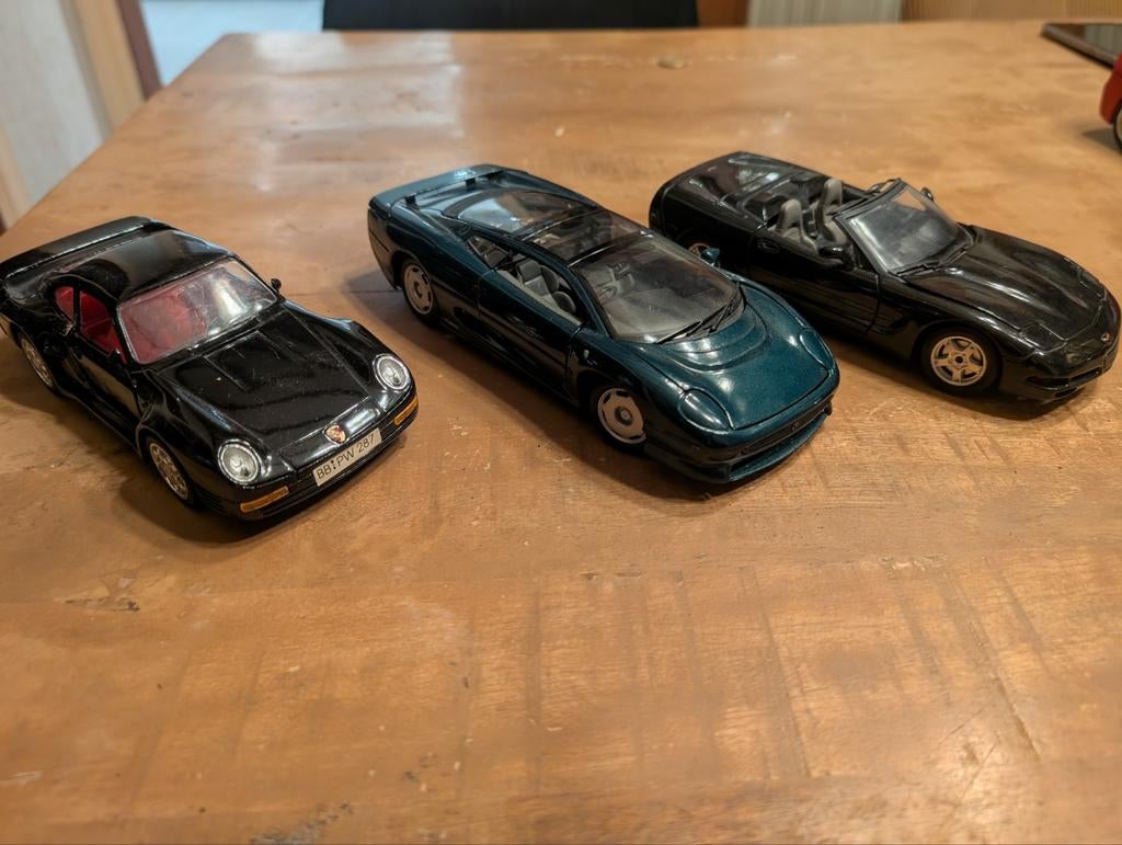3 Schaalmodellen 1/24: Porsche, Jaguar, Corvette, Hobby en Vrije tijd, Modelauto's | 1:24, Ophalen of Verzenden, Gebruikt, Auto