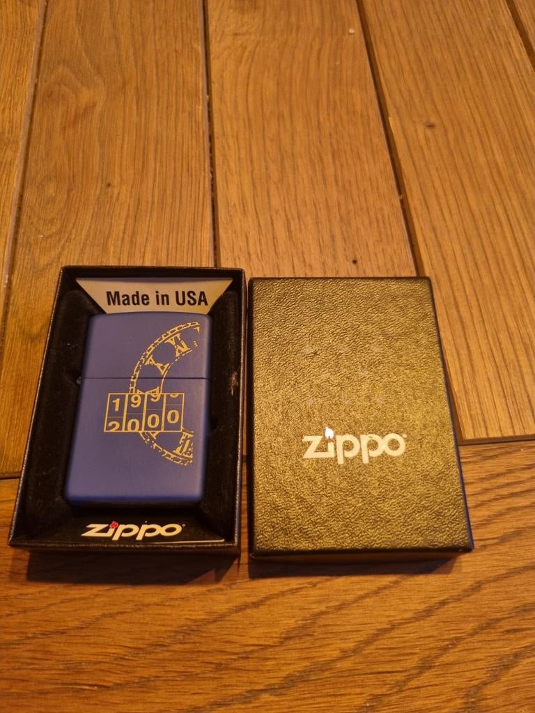 Zippo Millennium 2000 - Ongebruikt in Doos, Verzamelen, Ophalen of Verzenden