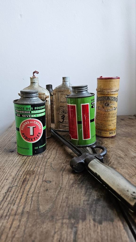 bajonet en kruitflesjes, Verzamelen, Ophalen of Verzenden, Landmacht, Overige gebieden, Overige typen