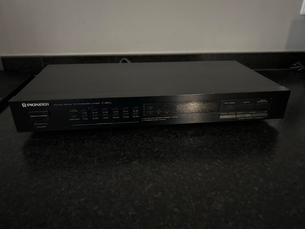 Pioneer FM/AM digital syntersizer tuner F-551L, Audio, Tv en Foto, Tuners, Ophalen of Verzenden, Gebruikt, Analoog