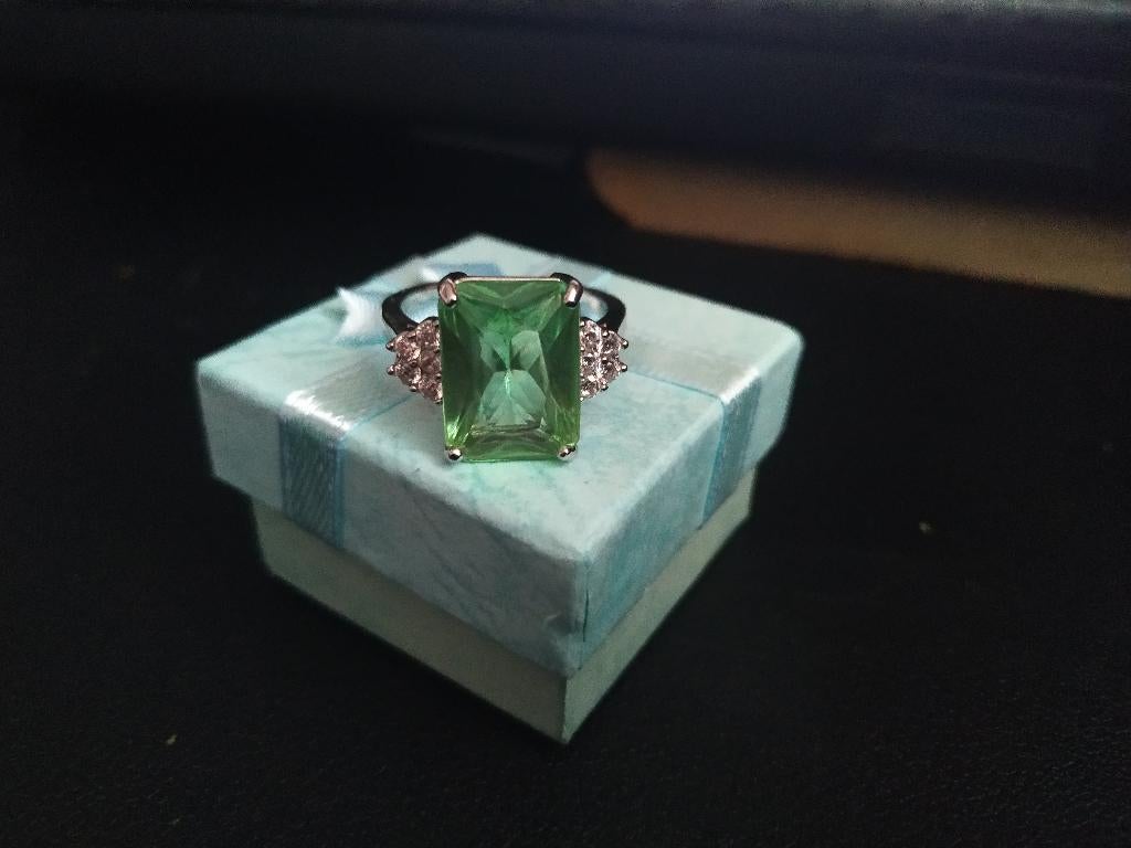 Luxe 925 sterling zilveren ring met rechthoek zirkoon, 18 tot 19, Nieuw, Ophalen of Verzenden, Met edelsteen
