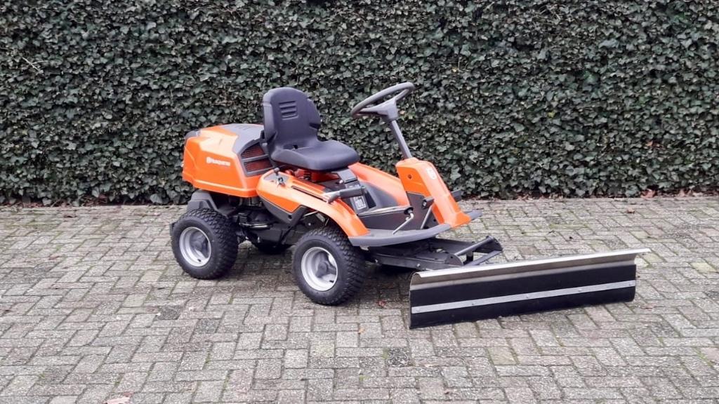 PB Sneeuwschuif passend aan Stiga of Husqvarna frontmaaier, Ophalen of Verzenden, Nieuw