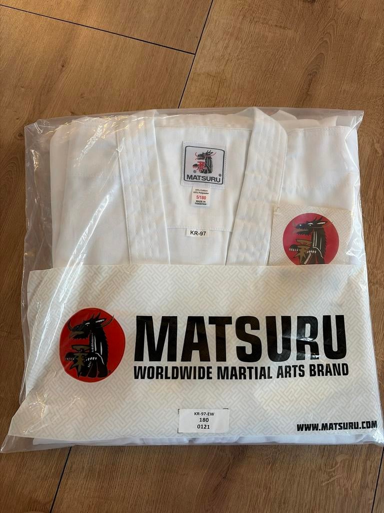 Nieuw- Matsuru Karate Pak - Maat 180, Ophalen of Verzenden, Nieuw, Karate, Vechtsportpak