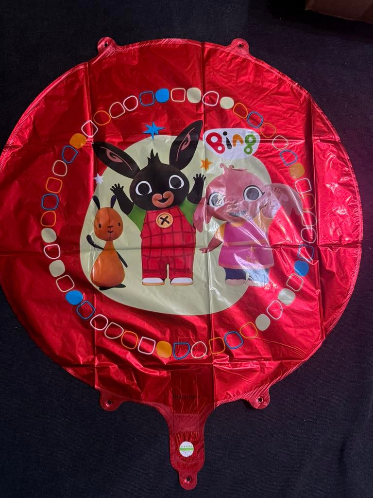 Bing het konijn folie ballon rond rood 45cm, Hobby en Vrije tijd, Feestartikelen, Nieuw, Versiering, Verjaardag, Verzenden