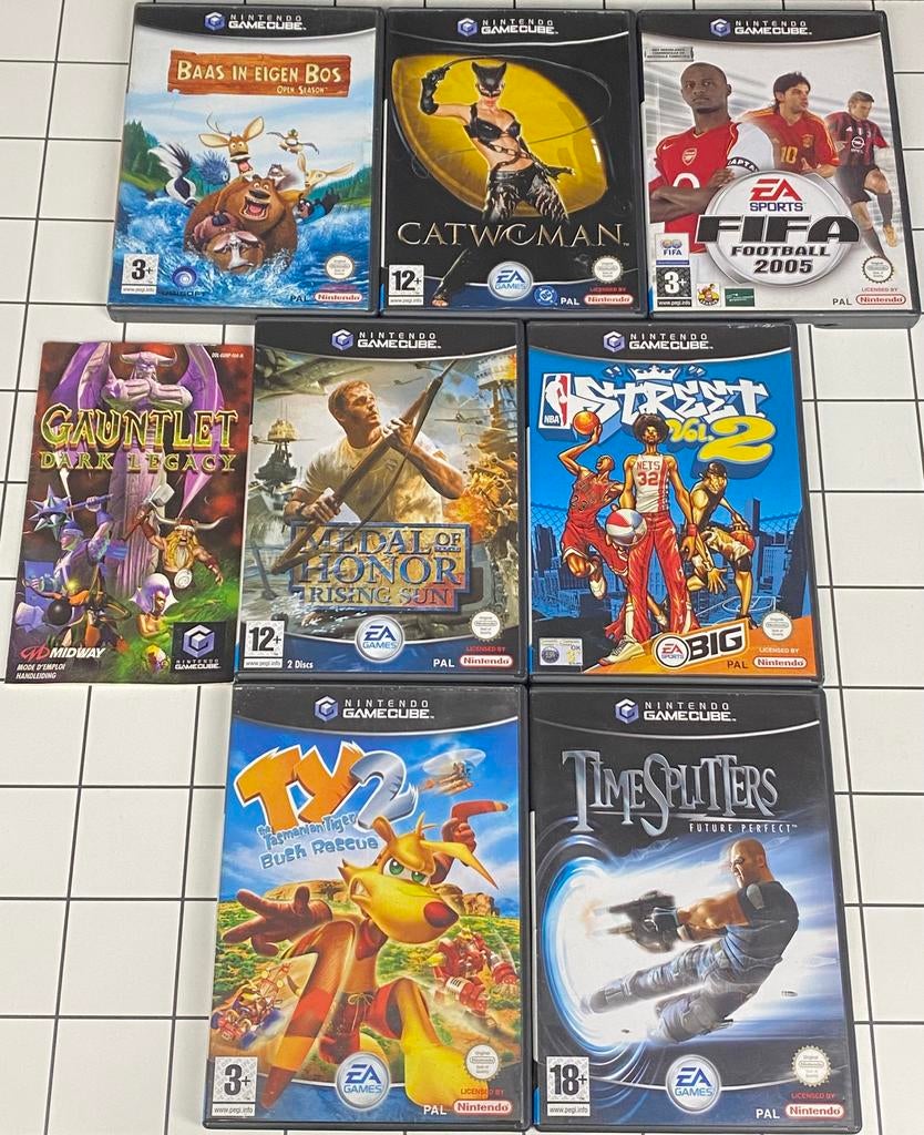 Nintendo GameCube Bundel: TimeSplitters TY2 NBA Street 2, Www.nintendo.com, Ophalen of Verzenden, Zo goed als nieuw, 3 spelers of meer