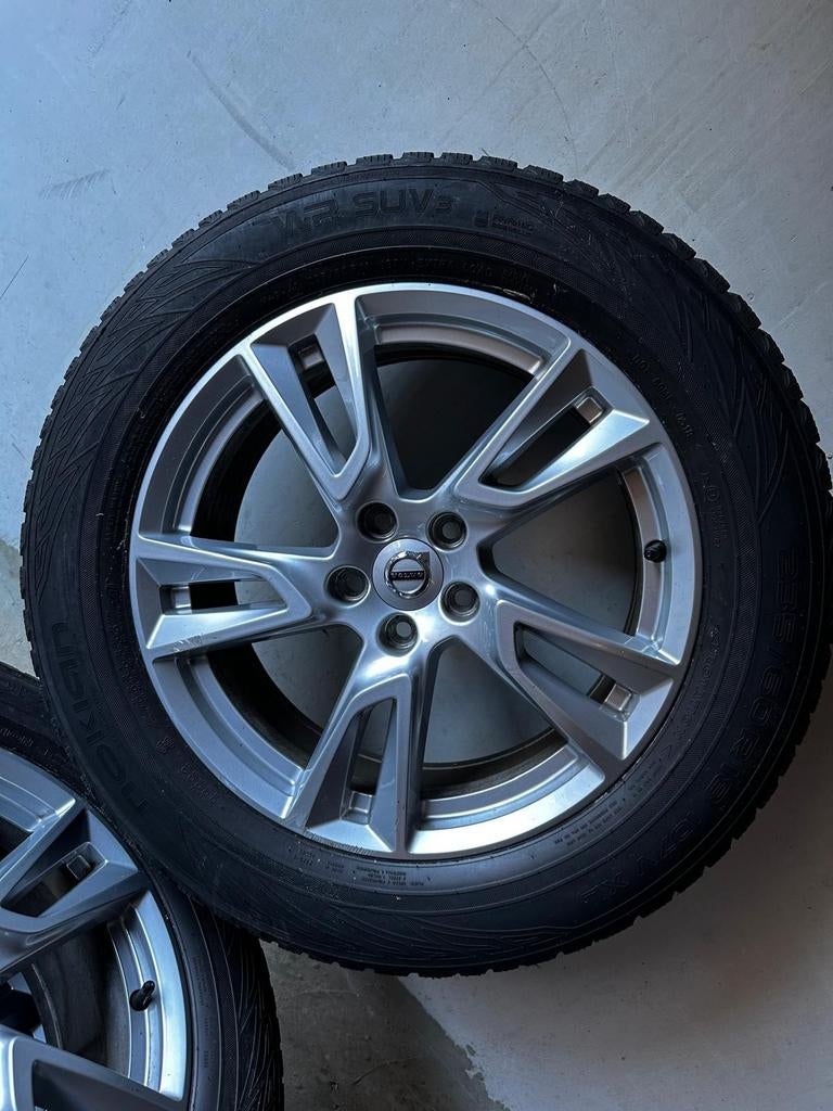Volvo XC60 Winterset, Ophalen, 18 inch, Gebruikt, Banden en Velgen