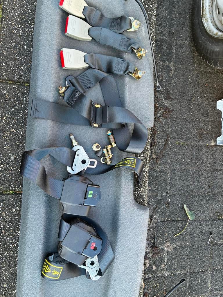 Nissan Micra K11 Achterbank Gordelset Compleet, Auto-onderdelen, Interieur en Bekleding, Ophalen, Gebruikt, Nissan
