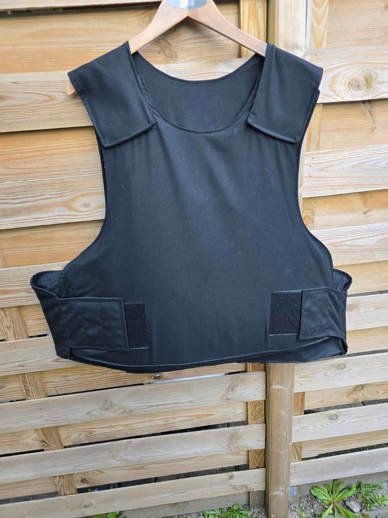 Zwart steekwerend vest, Kleding | Heren, Overige Herenkleding, Ophalen of Verzenden, Zo goed als nieuw, Generic