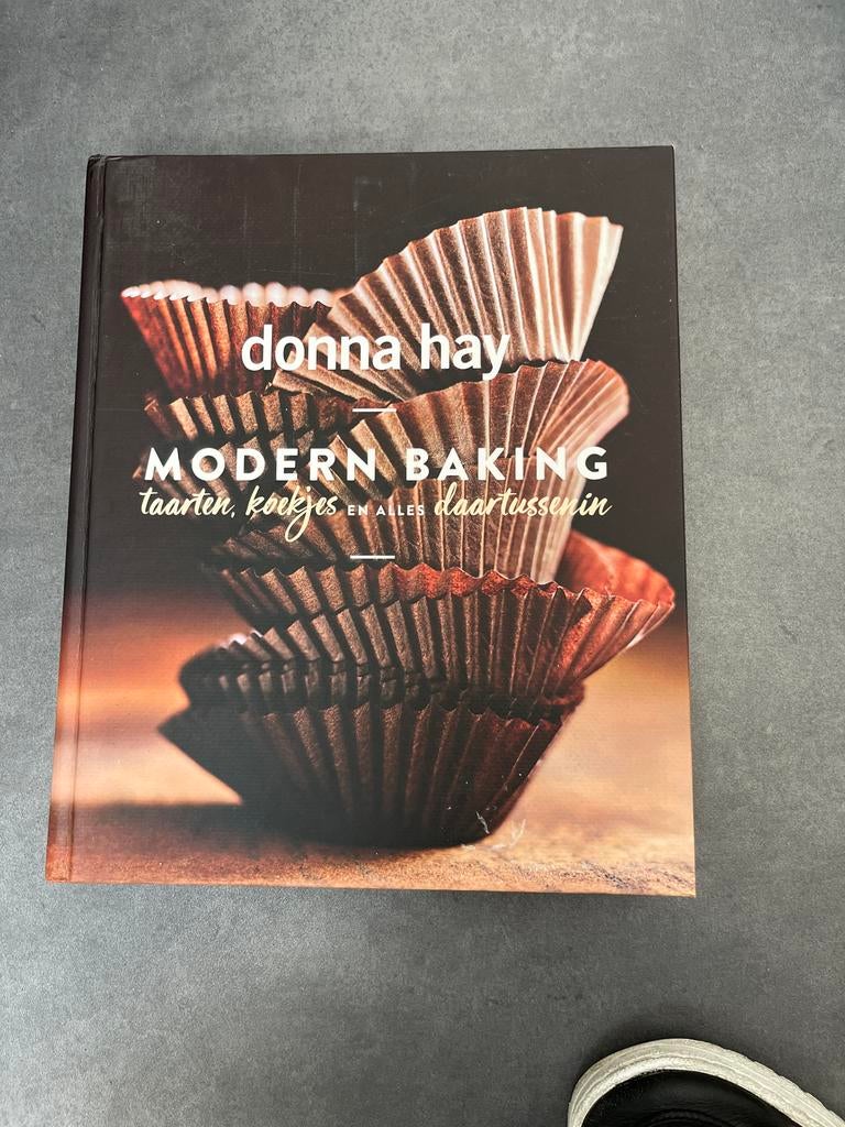 Donna Hay Modern Baking - Bakplezier!, Boeken, Kookboeken, Gelezen, Ophalen of Verzenden, Europa, Gezond koken